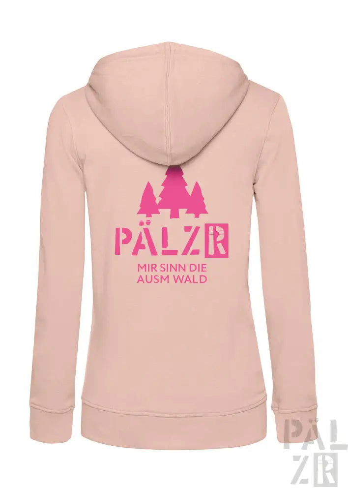 Hellrosa Kapuzenpullover mit Reißverschluss, Waldbaum-Design und Text „pälzb“ in fetter, lebendiger Magenta.