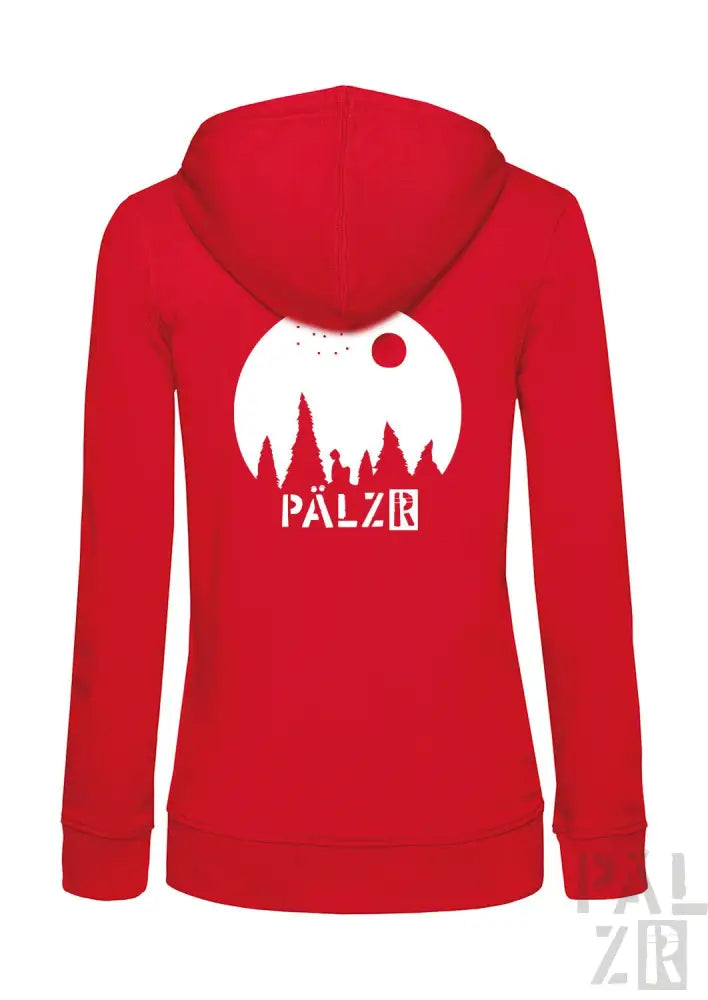 Roter Kapuzenpulli mit Reißverschluss, weißem „pälzr“-Logo und Silhouettendesign eines Waldes.
