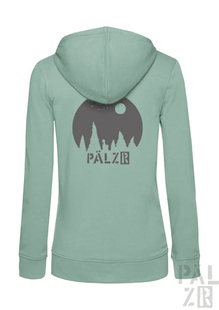 Minzgrüner Kapuzenpulli mit Reißverschluss, Wald-Silhouetten-Design und ’pälzr’-Branding.