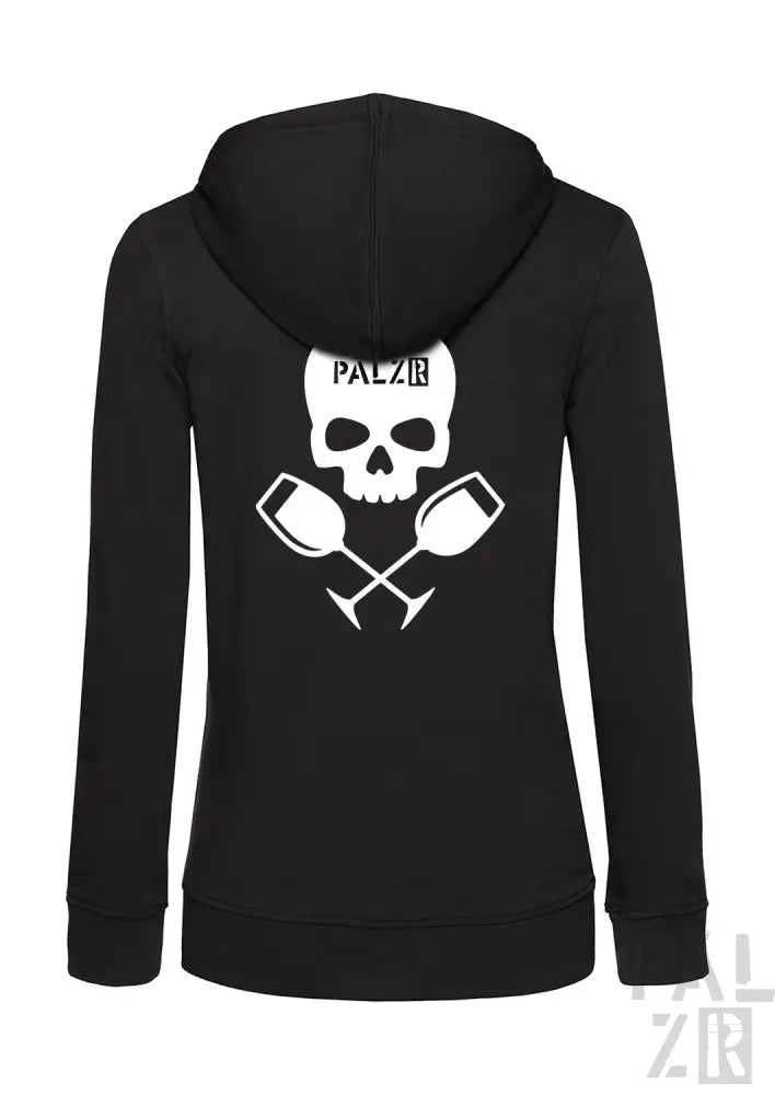 Schwarze Kapuzenjacke mit Reißverschluss und Design aus Totenkopf und gekreuzten Schlägeln, weißer Text ’palzie’ auf der Brust.