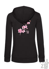 Frauen zipper pälzr schwarzer hoodie mit zartem rosa mandelzweig design auf der rückseite und pal zir branding
