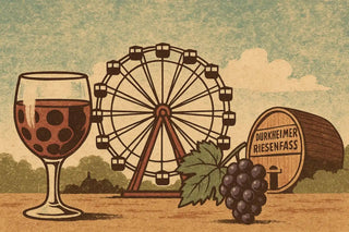 Ein Glas Rotwein mit Pünktchen.