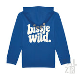 Blauer kinder hoodie aus baumwolle mit auffälligem weißem bissje wild rückendruck in verspielter schrift