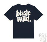 Kinder navyblaues kurzarmshirt mit retro frontprint bissje wild in cremefarben und dezentem palz logo