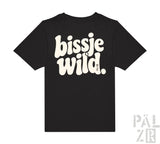 Schwarzes kinder t-shirt mit kurzärmeln und cremefarbener retro rückendruck bissje wild in verschiedenen farben