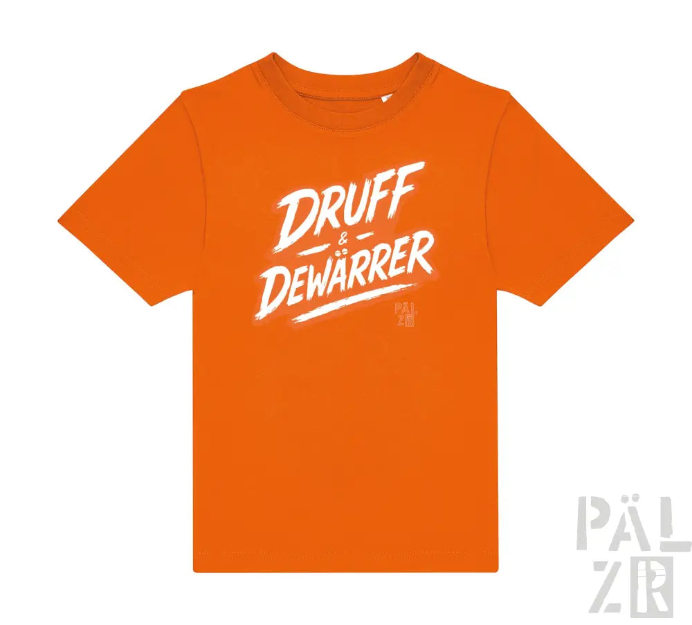 Oranges T-Shirt mit weißem ’druff & dewarrer’ Grafikdesign.