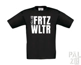 Schwarzes kinder t-shirt mit kurzen ärmeln und weißen blockbuchstaben fritz wltr sowie kleinem pálzr text in verschiedenen farben
