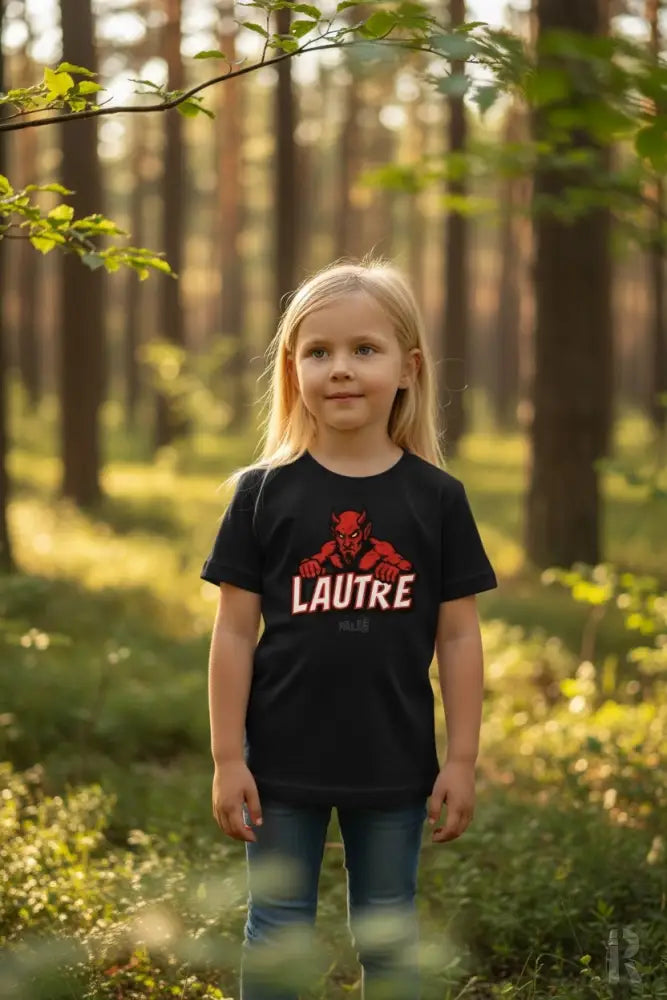 Schwarzes T-Shirt mit rot-weißem ’lautre’-Textdesign, das ein Spinnen-Grafikmotiv zeigt.