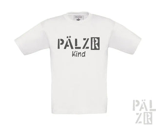 Weißes Baumwoll-T-Shirt mit ’pälzr kind’ in Schwarz auf der Vorderseite gedruckt.