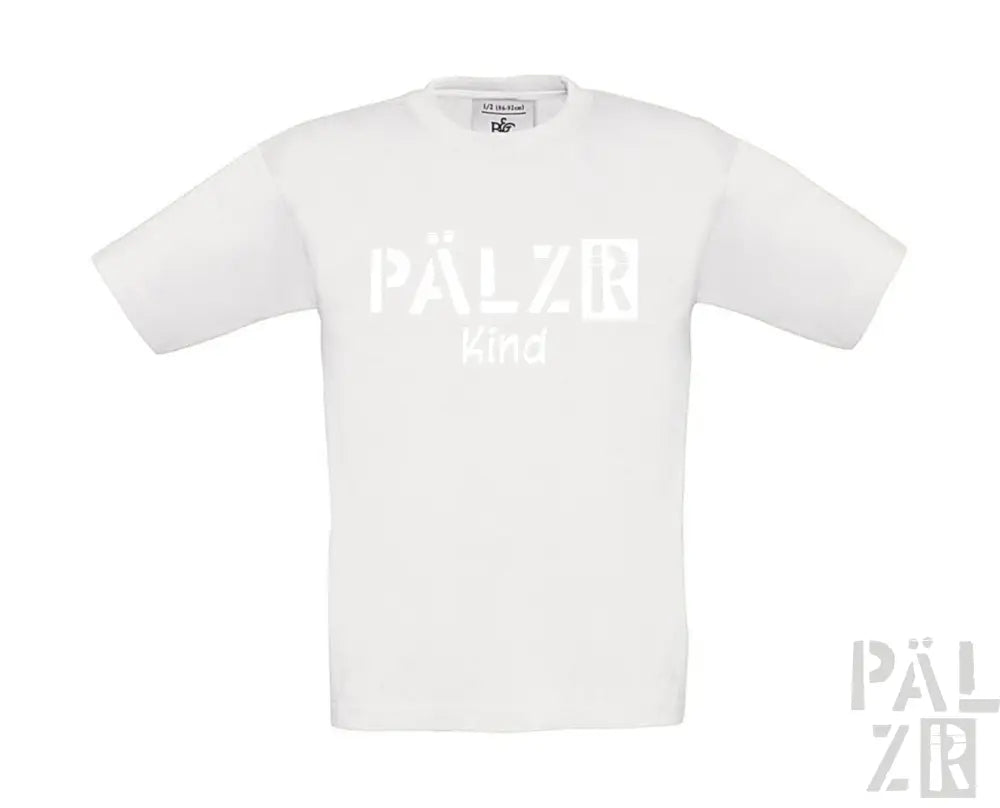 Weißes Baumwoll-T-Shirt mit ’pälzb kind’ Textdesign.
