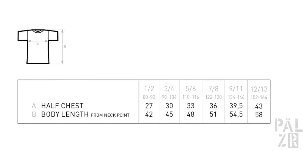 Weißes T-Shirt mit schwarzem Ausschnitt und Ärmeln, aus Baumwolle gefertigt.