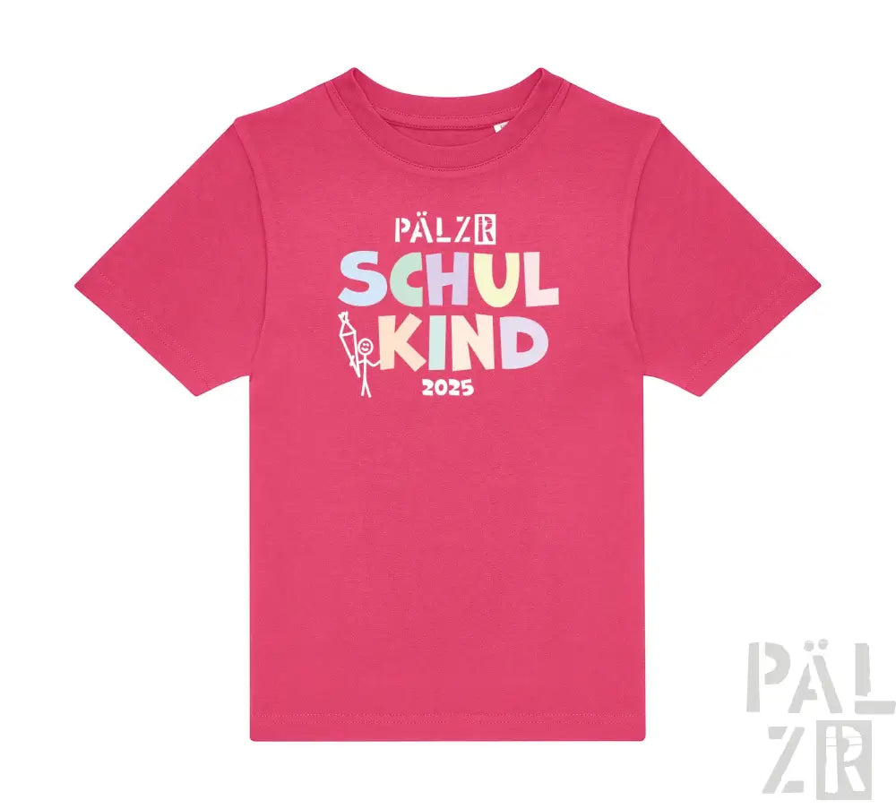 Rosa T-Shirt mit ’pälzr schulkind 2025’’ Design und kleiner Figurenillustration, aus Baumwolle gefertigt.