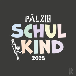 2025 Schulkind-T-Shirt mit Strichmännchen, das einen Pokal hält, Pastelltöne.
