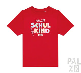 Rotes T-Shirt mit ’pälzr schulkind 2025’’ Design und kleiner Figur, Baumwollmaterial.