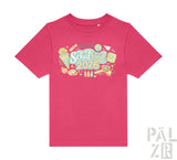 Vibrantes pinkes kinder t-shirt mit buntem schulkind 2026 motiv und schulbezogenen grafiken auf der vorderseite
