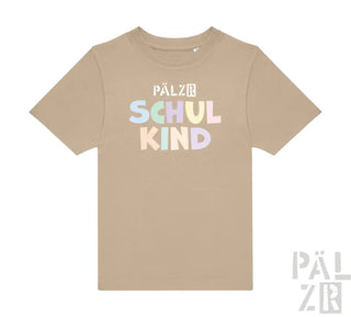 Beige T-Shirt mit Text „pälzr Schulkind“ in Pastellfarben.