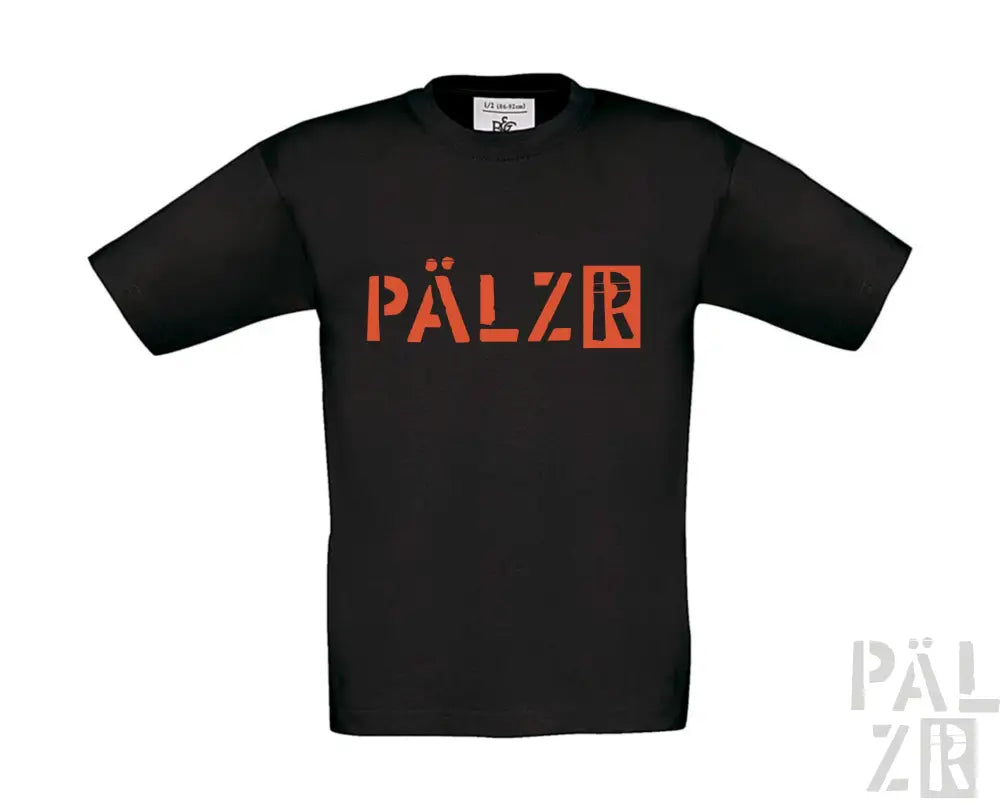 Schwarzes T-Shirt mit orange ’pälzr’ Logo-Design, aus Baumwolle gefertigt.