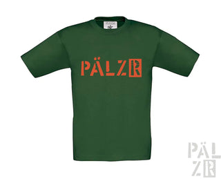 Grünes T-Shirt mit orangem „pälzr“-Logo und schwarzem Grafikdesign auf der Vorderseite, aus Baumwolle gefertigt.