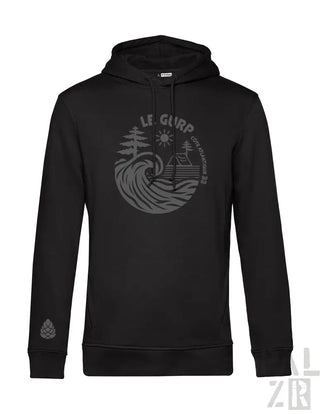 Schwarzer Hoodie mit Wellen- und Baumdesign, Text ’le glurp’.