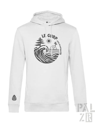 Weißes Hoodie mit schwarzem Wellen-Design und Text „le glurp“, das Kiefern, Haus-Silhouette und Ozeanwellen zeigt.