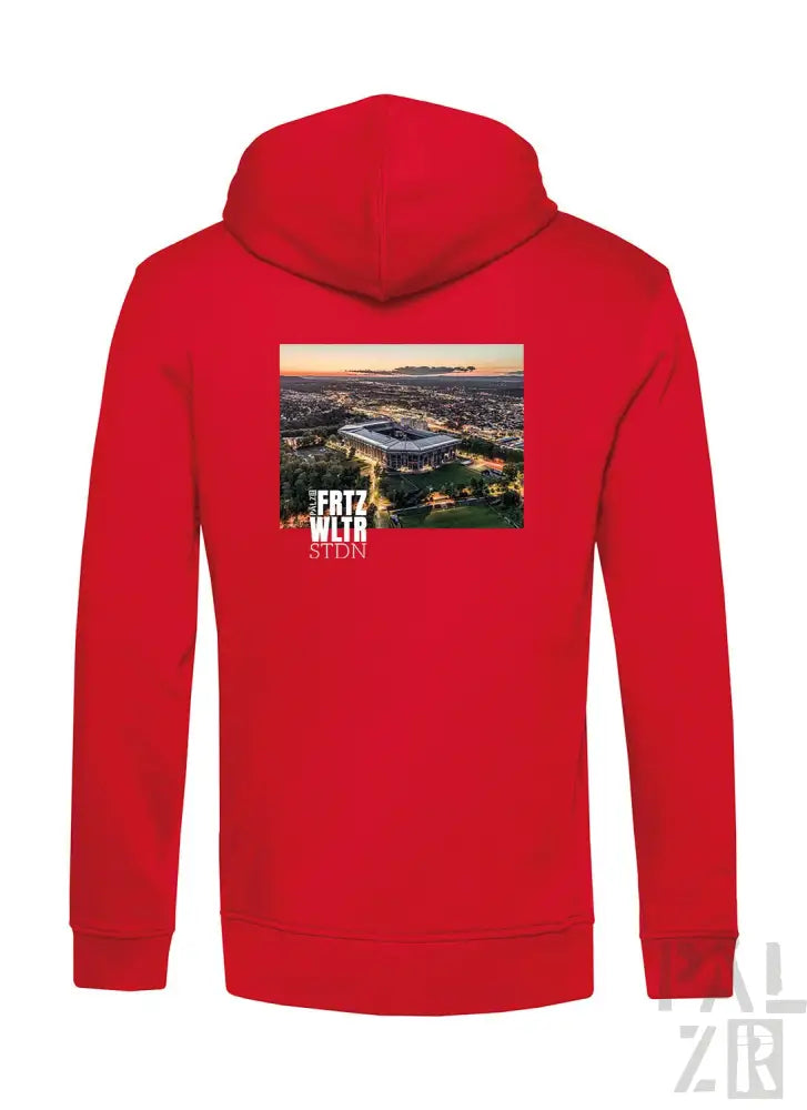 Rote Kapuzenjacke mit Stadtpanorama-Design auf dem Rücken, aus Baumwoll-Polyester-Mischung.