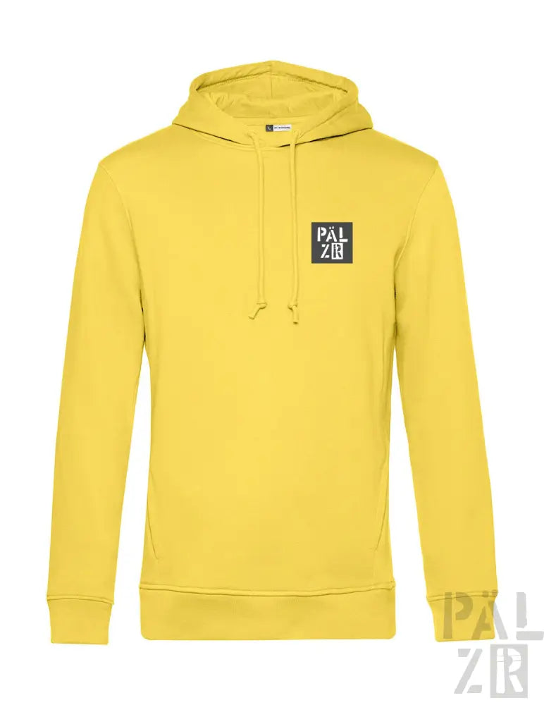 Gelbes Hoodie mit schwarzem quadratischem Logo und Kordelkapuze.