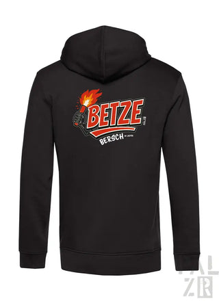 Schwarze Hoodie mit Flammendesign und ’betze bergch’-Text.