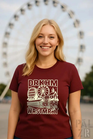 Bordeaux-Farbenes T-Shirt mit Riesenrad- und Bier-Design, Text ’drkhm wrstmkt’ in Weiß.