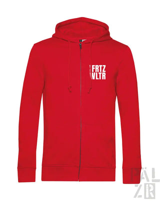 Roter Kapuzenpulli mit Reißverschluss und Textdesign „fritz“ und „wltr“ auf der Vorderseite.