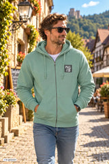Männer zip-up hoodie in hellgrün mit schwarzem rechteckigem logo und passenden kordeln aus verschiedenen farben