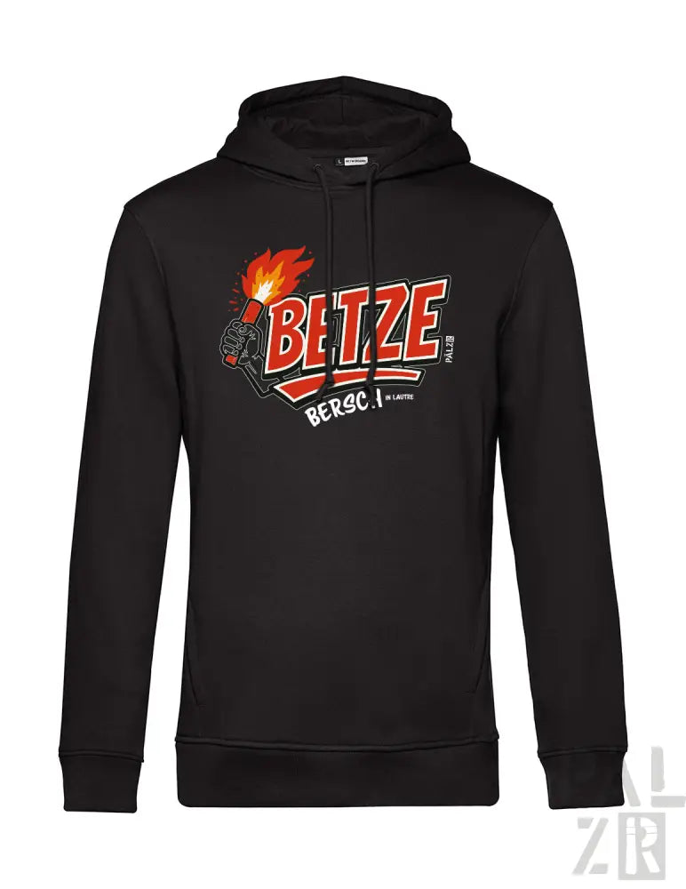 Schwarze Hoodie mit Flammen-Design und ’bltze’-Text.