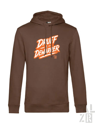 Brauner Hoodie mit ’dauft dewarrper’-Grafik in orange-weißem Design, aus Baumwolle gefertigt.