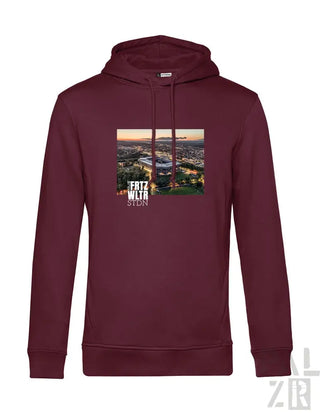 Bordeaux-Farbenes Hoodie mit Grafikdesign, das eine Stadtlandschaft und Text zeigt, aus Baumwollmischgewebe.