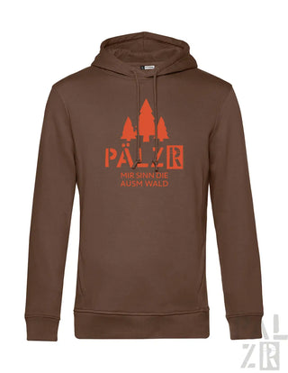 Brauner hoodie männer mit kapuze und orangefarbenem baum und text grafik mir sinn die ausm wald in verschiedenen farben