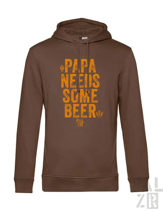 Brauner Hoodie mit „papa braucht ein bisschen Bier’-Design in orange- und weißer Schrift, mit Kapuze.