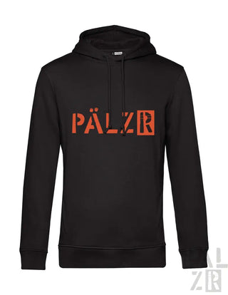 Schwarze Kapuzenjacke mit orangem ’pälzr’-Logodesign, hergestellt aus einer Baumwolle- und Polyestermischung.