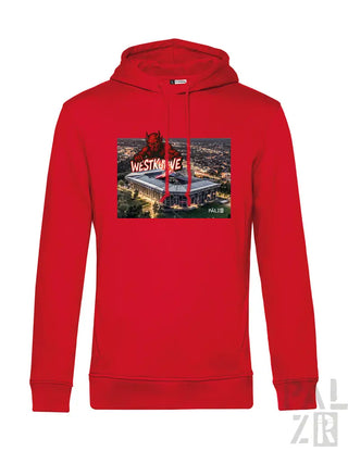 Rote Kapuzenjacke mit ‘westlake’-Grafik und Teufel-Logo-Design, wahrscheinlich aus Baumwolle oder Polyester-Mischung gefertigt.