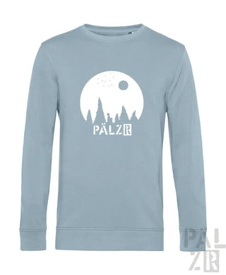 Hellblaues Bio-Baumwoll-Sweatshirt mit ’palzir’-Logo und Silhouette von Bäumen vor einem Mond-Design.