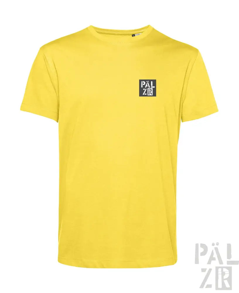 Gelbes T-Shirt mit einem quadratischen Logo auf der Brust.
