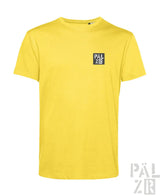 Gelbes T-Shirt mit einem quadratischen Logo auf der Brust.