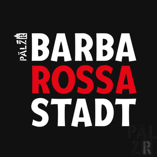 Schwarzes T-Shirt mit ’barba rossa stadt’ in weißem und rotem Text, mit einem kleinen Logo auf der linken Seite.