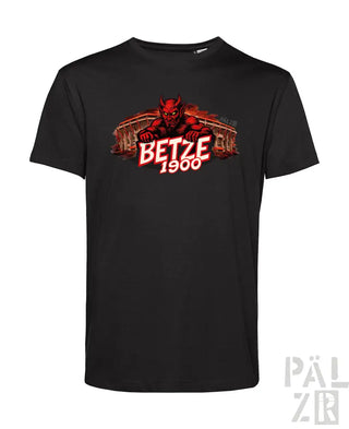 Schwarzes Baumwoll-T-Shirt mit rotem Teufel-Grafik, Text „betze 1900“ und architektonischem Hintergrund.