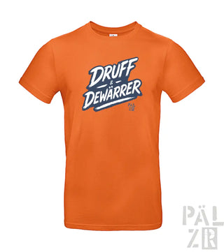 Orange T-Shirt mit ’druff dewarrer’ Grafikdesign, das eine fettgedruckte und verspielte Schriftart aufweist.