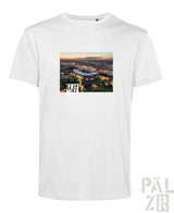 Weißes baumwoll-männer t-shirt mit gedrucktem vogelperspektive des fritz walter stadions und fritz walter text