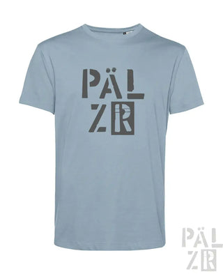 Hellblaues Pälzr T-Shirt mit fetten schwarzen Buchstaben und Logodesign.