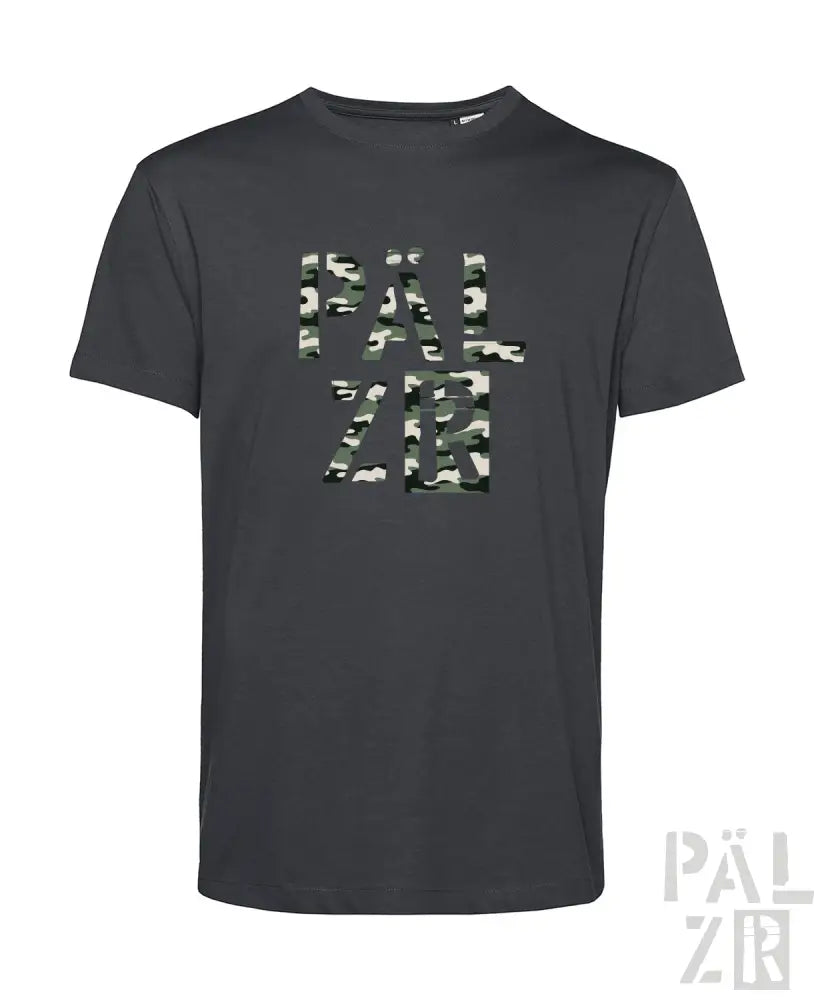 Schwarzes Tarnmuster-T-Shirt mit ’päl zr’ Logo.