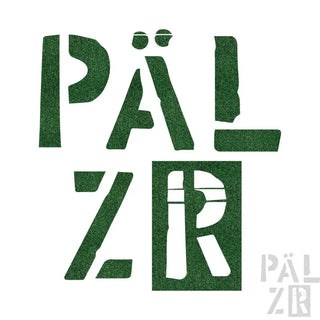 Grünes grasähnliches Material mit ausgeschnittenen Buchstaben, die ’palzr’ in fetter, stilisierten Schrift spellen.