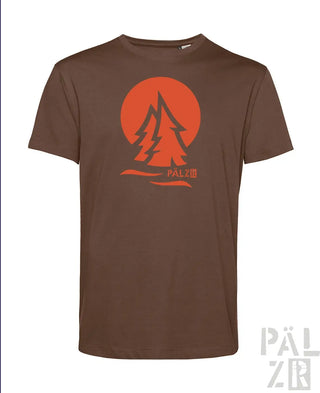 Braunes T-Shirt mit rotem Baum-Design und Logo.