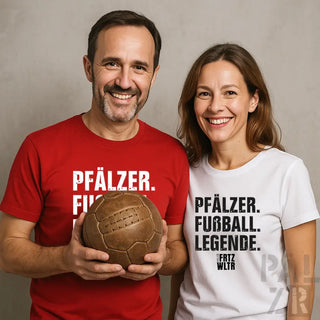 Vintage Lederfußball mit aufwendiger Naht und braunem Farbton.