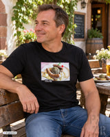 Schwarzes männer t-shirt mit print einer traditionellen deutschen schlachtplatte mit würstchen und kartoffelknödeln palz branding